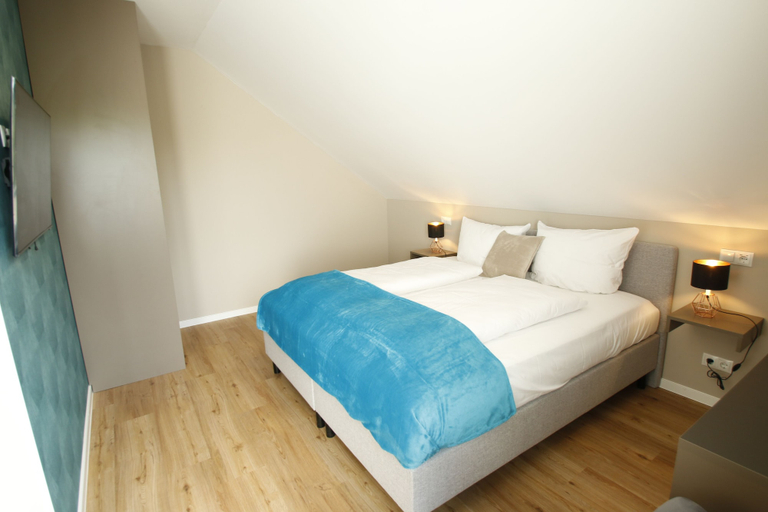 Bedroom 13