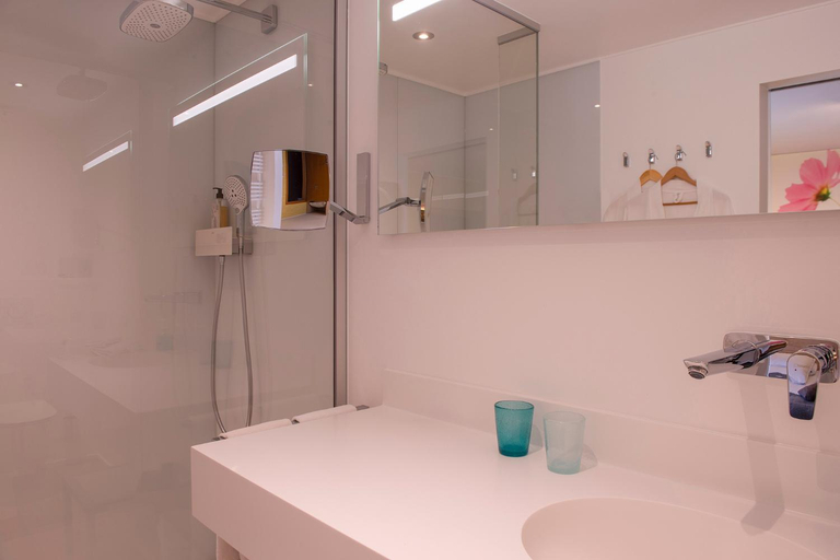 Bathroom, Hostellerie du Peiffeschof - The Originals Relais, Luxembourg