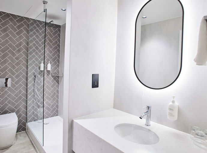 Bathroom 5, Thistle London Bloomsbury Park, London