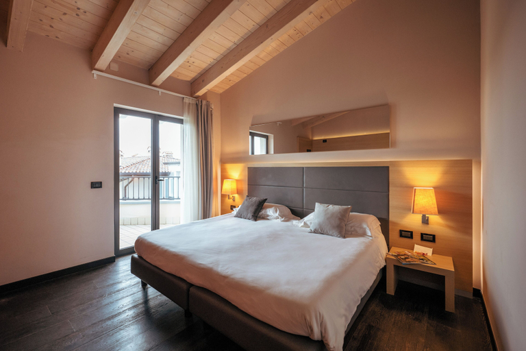 Bedroom 4, Villa Luisa Resort & Luxury Apartments, Brescia