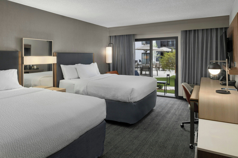 Bedroom 4, Courtyard by Marriott Downtown Boise, Ada