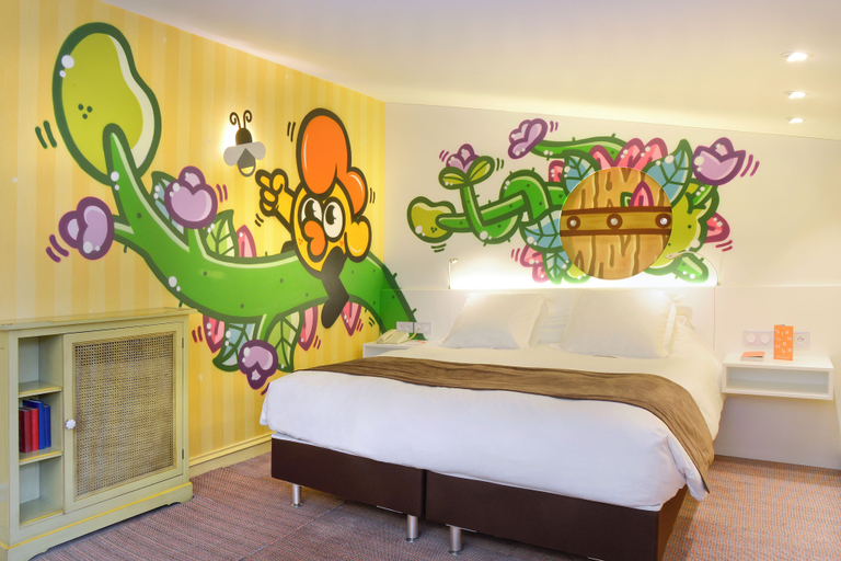 Bedroom 4, Yeuse, Charente
