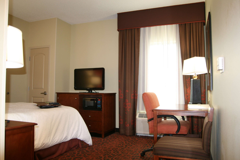 Bedroom 4, Hampton Inn Tomah, Monroe