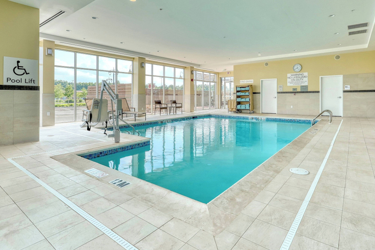 Sport & Beauty 5, Courtyard by Marriott North Brunswick, Middlesex