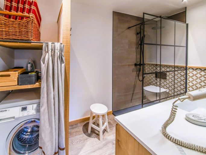 Bathroom 3, Charming House With Sauna, Jacuzzi in Bullange, Liège