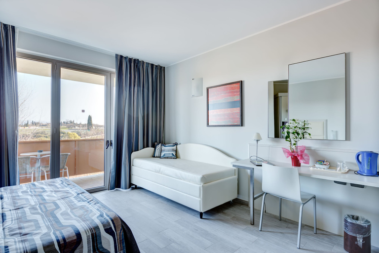 Bedroom 3, Parc Hotel, Verona