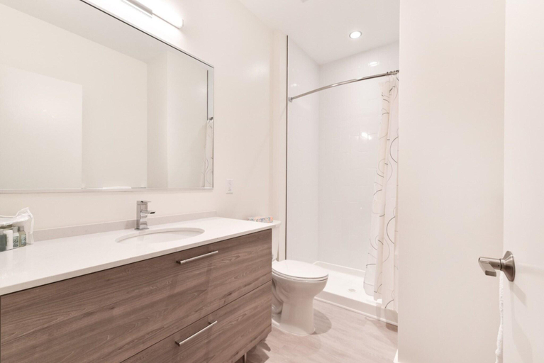 Bathroom 5, Global Luxury Suites Downtown Boston, Boston