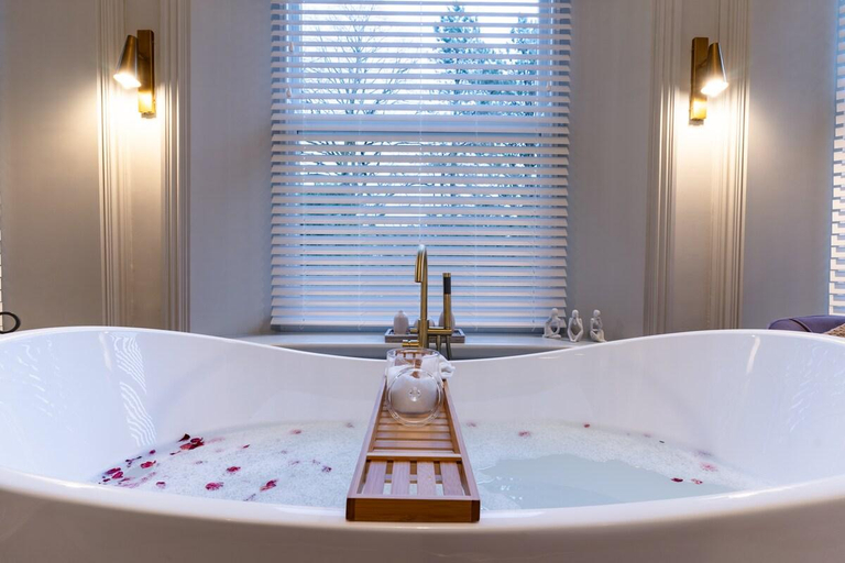 Bathroom 3, Calming Crescent - Luxury 4 Bed Apt Parking/WiFi, Derbyshire