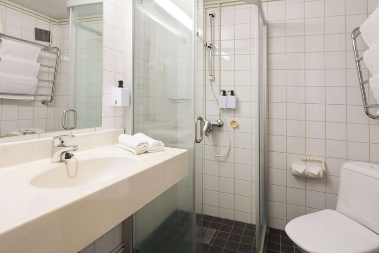 Bathroom 5, Scandic Pohjanhovi, Lapland