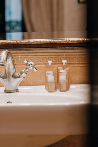 Bathroom 5, Hotel Pantheon, Rome