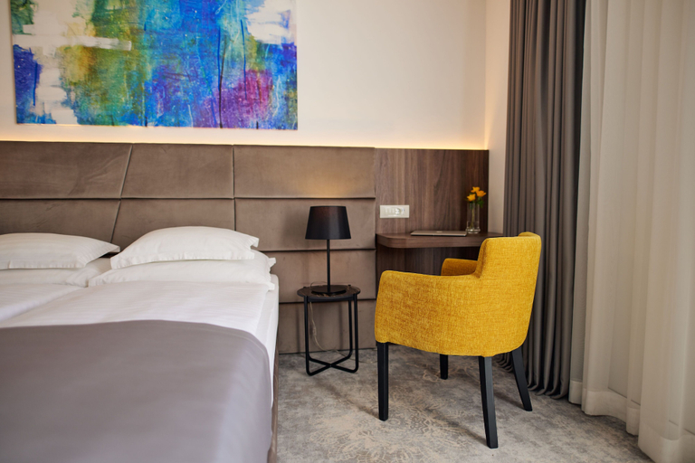 Bedroom 2, Hotel Paris, Opatija/Veprinac