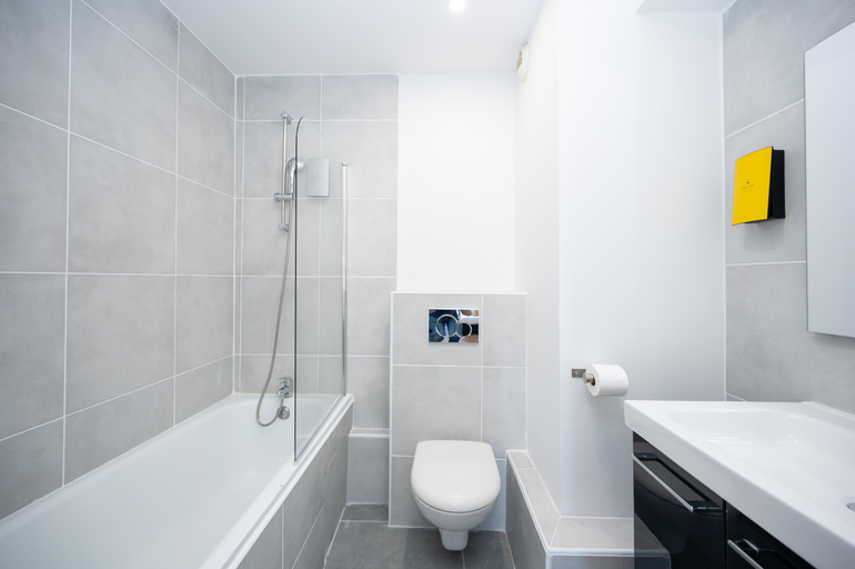 Bathroom, Staycity Aparthotels Gare de lEst, Paris
