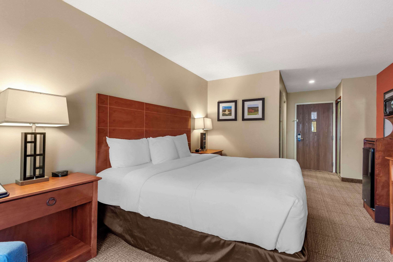 Bedroom 3, Comfort Inn Augusta, Kennebec