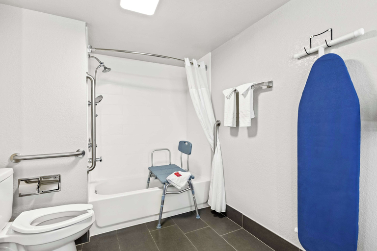Bathroom 4, SureStay By Best Western Phoenix Airport, Maricopa