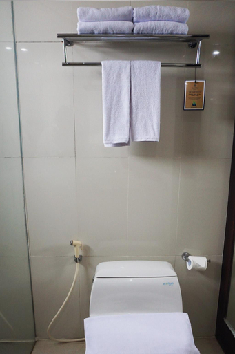 Bathroom 11