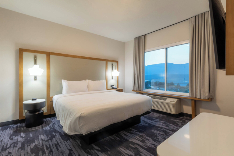 Bedroom 3, Fairfield Inn & Suites by Marriott Salmon Arm, Columbia-Shuswap