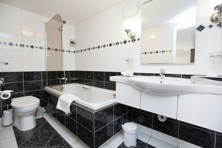 Bathroom 4, Marygreen Manor Hotel, Essex