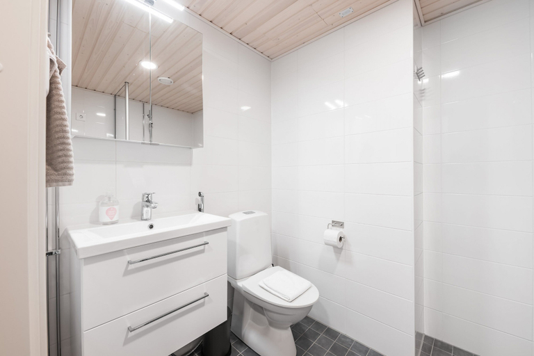 Bathroom 4, Forenom Apartments Jyväskylä Vaasankatu, Central Finland