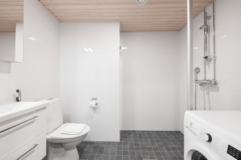Bathroom, Forenom Apartments Jyväskylä Vaasankatu, Central Finland