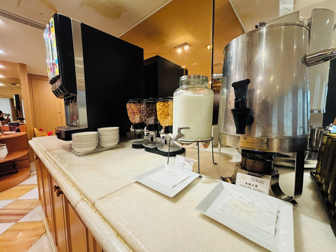 Food & Drinks 5, Royal Seasons Hotel Taipei Nanjing West, Taipei City