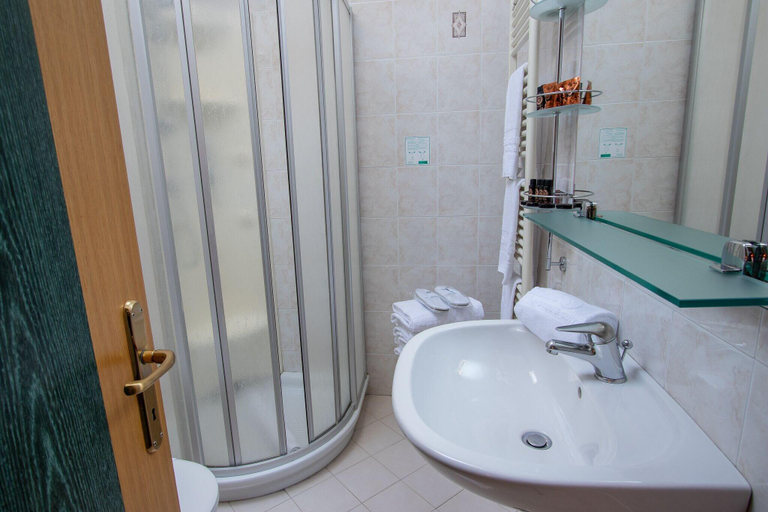Bathroom 5, Hotel Sant Anton, Sondrio