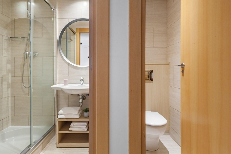 Bathroom 5, Royal Marina Gardens, Barcelona