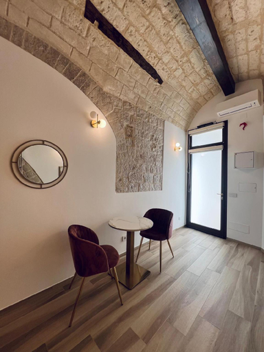 Others 3, Carola Luxury Room, Bari