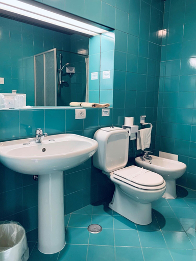 Bathroom, Hotel Torre Oliva, Salerno