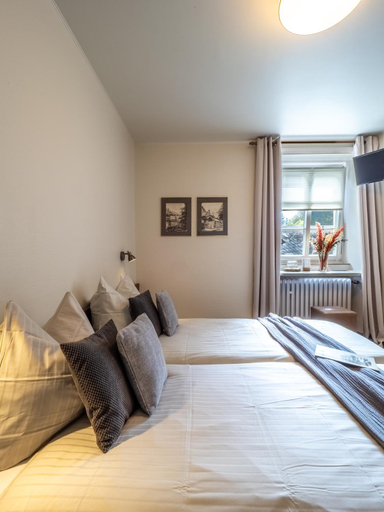 Bedroom 13