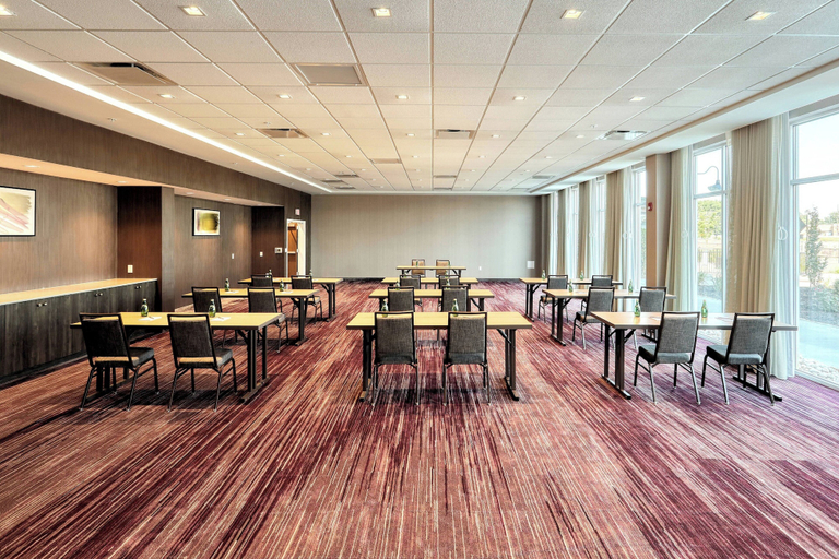 Food & Drinks 4, Courtyard by Marriott North Brunswick, Middlesex