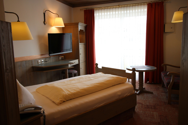 Bedroom 3, Hotel Promenade, Passau