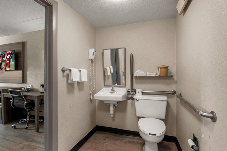 Bathroom 5, Red Roof Inn Enfield, Hartford