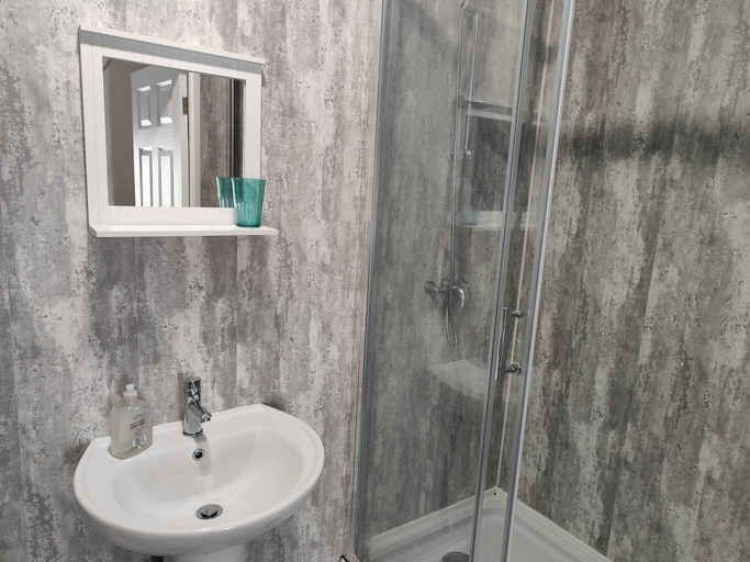 Bathroom 3, Clifton Guest House, North Tyneside