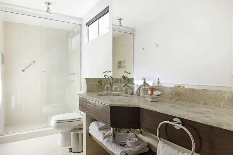 Bathroom 5, Las Lomas Casa Hotel, Asunción
