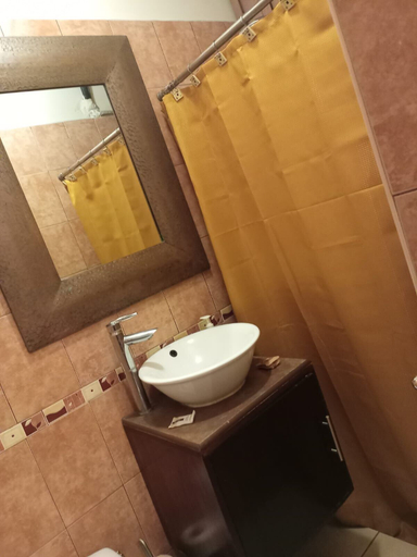 Bathroom 3, Kartagus Futura, San Salvador
