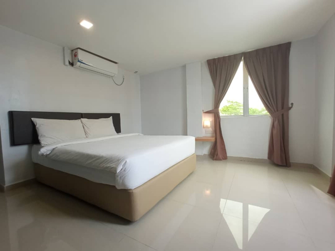 Bedroom 2, Room V @ Jalan Megat, Batu Pahat