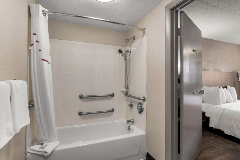 Bathroom 4, Red Roof Inn Enfield, Hartford