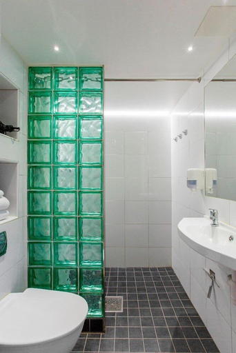 Bathroom 4, Skanstulls Boutique Hostel, Stockholm