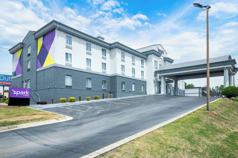 Exterior & Views 1, Spark by Hilton Commerce, GA, Banks