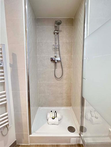 Bathroom 2, Brand new properties near La Madeleine !, Paris