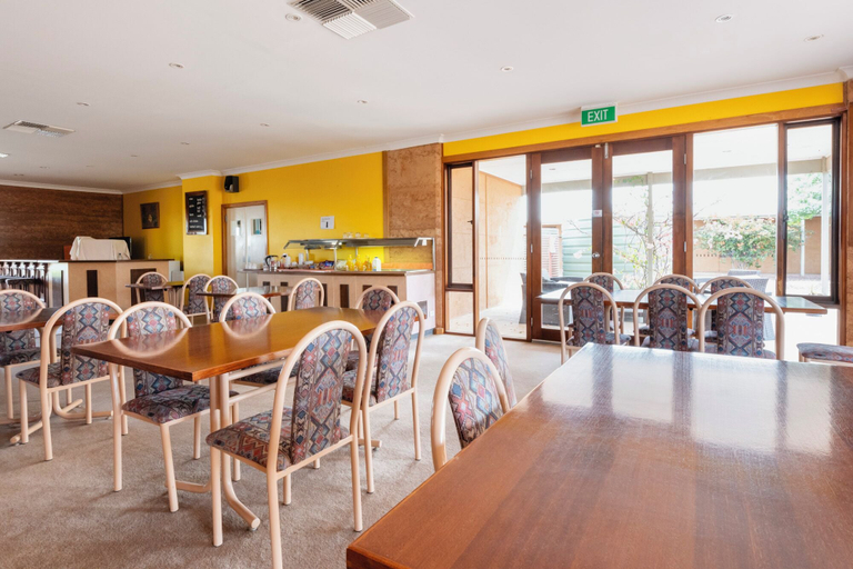 Food & Drinks 5, Mud Hut Motel, Coober Pedy