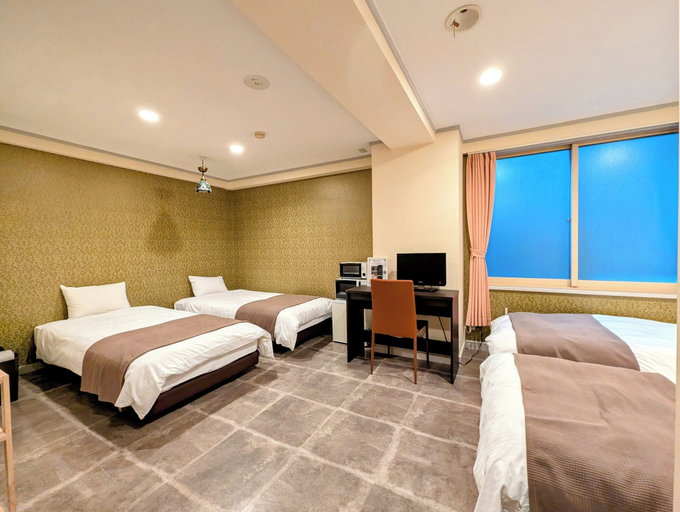 Bedroom 3, Kanazawa Station Hotel, Kanazawa