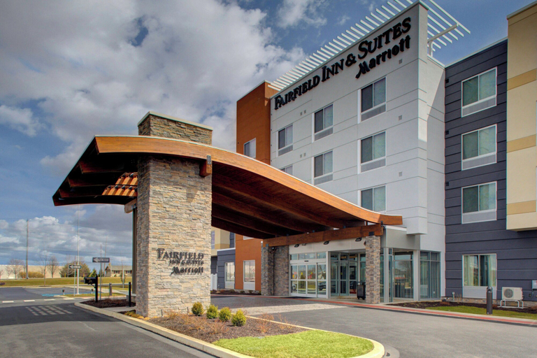 Exterior & Views 3, Fairfield Inn & Suites by Marriott Allentown West, Lehigh