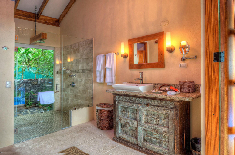 Bathroom 5, Casa Chameleon, Puntarenas