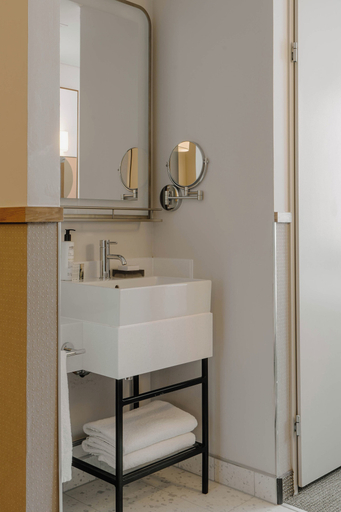 Bathroom 5, Club Quarters Hotel St Paul's, London, London