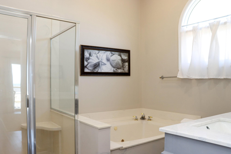 Bathroom 3, WindScape, Gulf