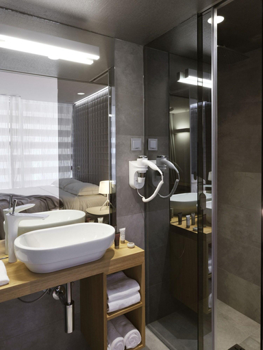 Bathroom 5, Vander Urbani Resort – A Member Of Design Hotels, Ljubljana