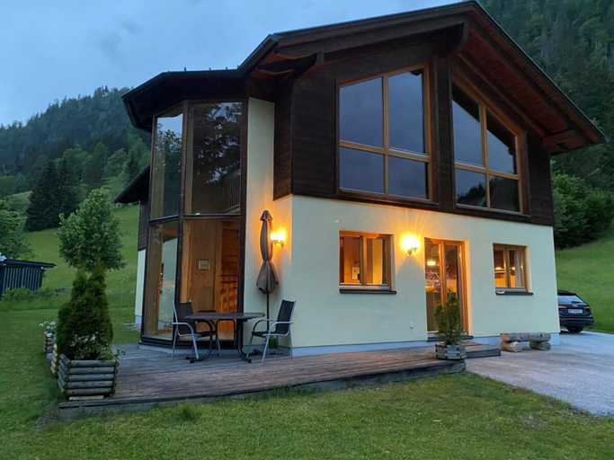 Exterior 3, Skiblickhaus Comfortable Holiday Residence, Hallein