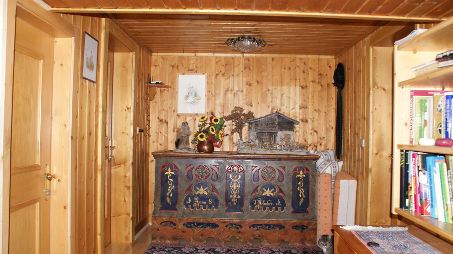 Public Area, Gasthaus Oberweissen-Hittl, Lienz