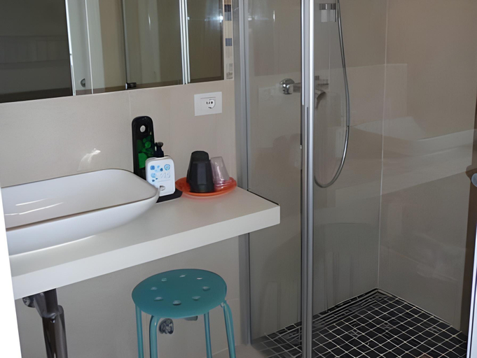 Bathroom 12